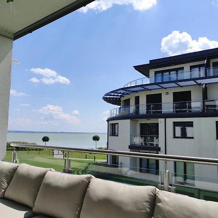 Royal Relax Apartman เคสเท ภายนอก รูปภาพ
