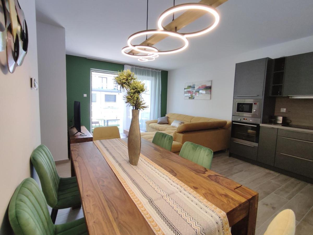 Royal Relax Apartman เคสเท ภายนอก รูปภาพ