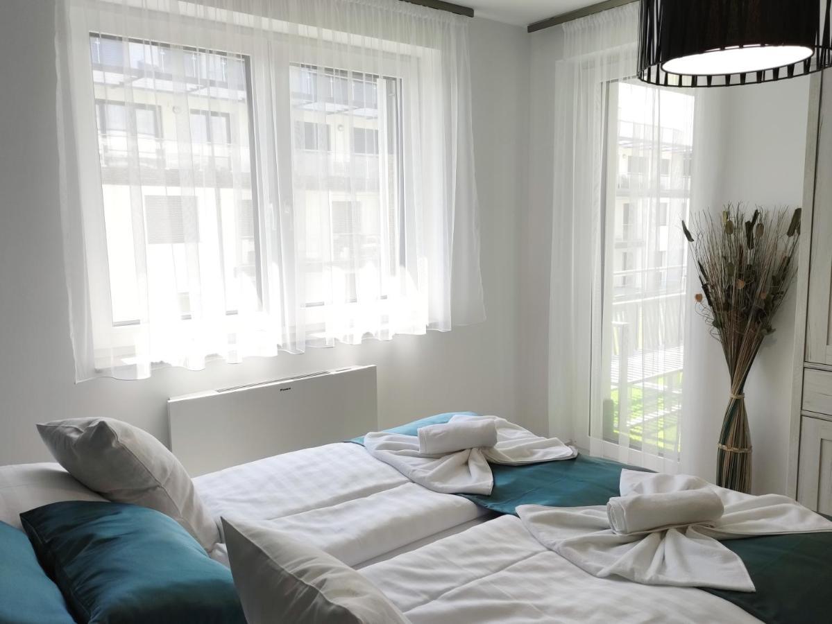 Royal Relax Apartman เคสเท ภายนอก รูปภาพ