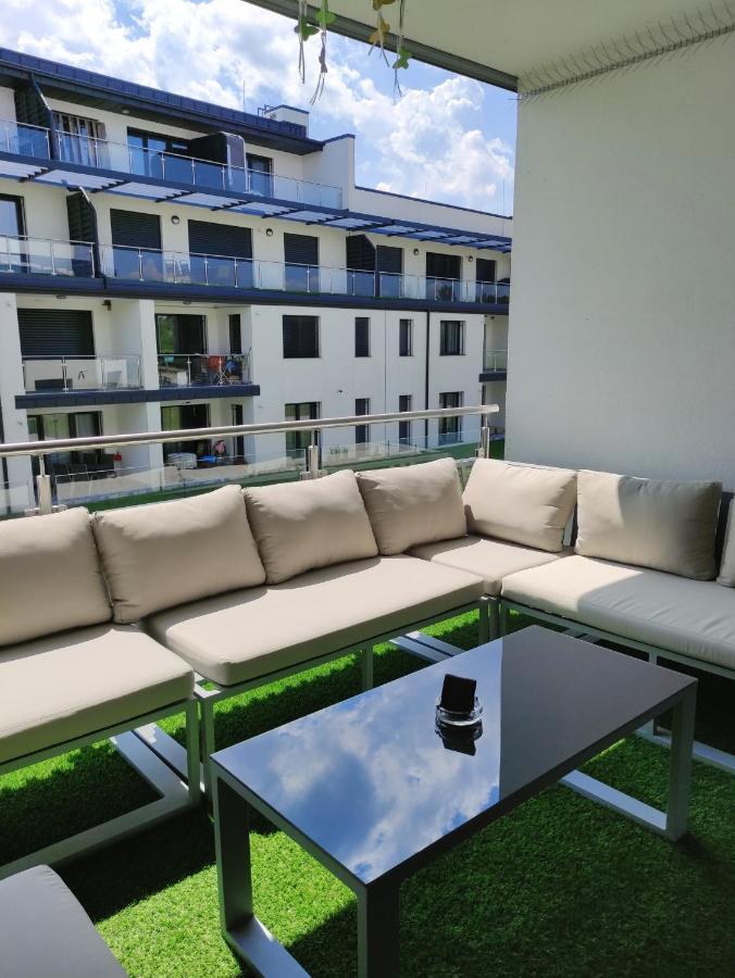Royal Relax Apartman เคสเท ภายนอก รูปภาพ
