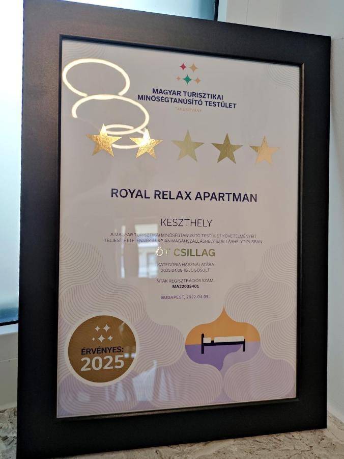 Royal Relax Apartman เคสเท ภายนอก รูปภาพ