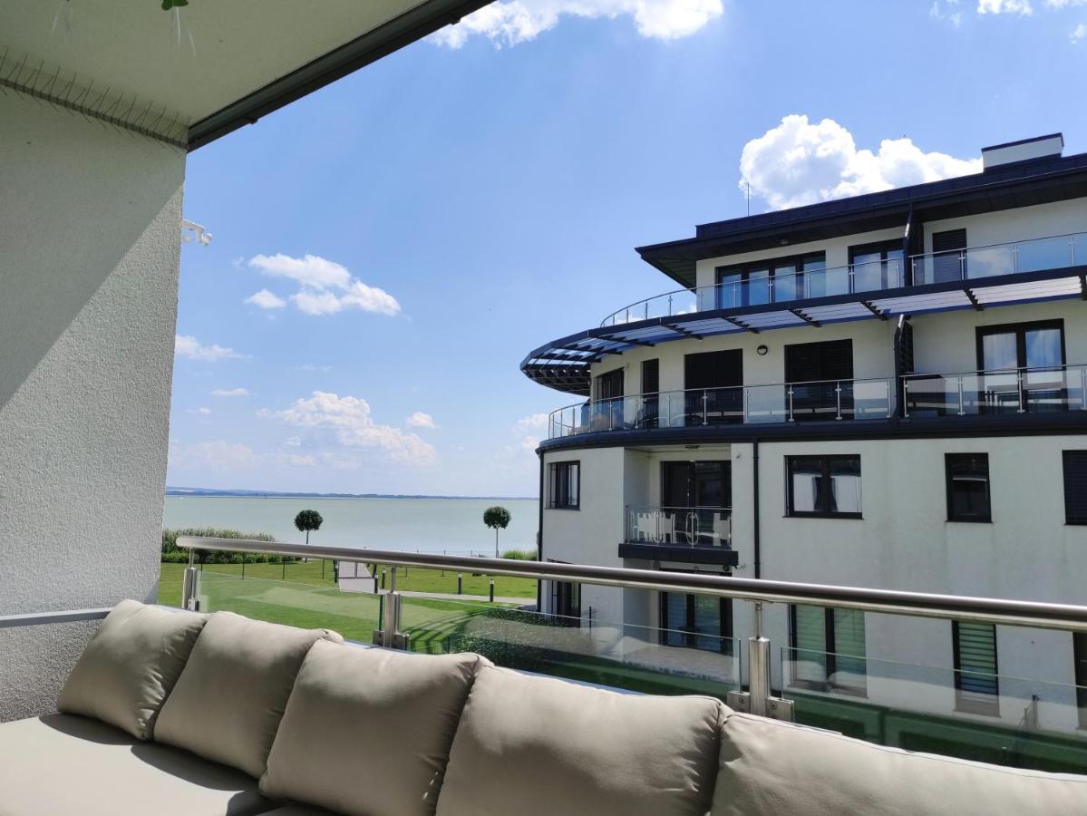Royal Relax Apartman เคสเท ภายนอก รูปภาพ
